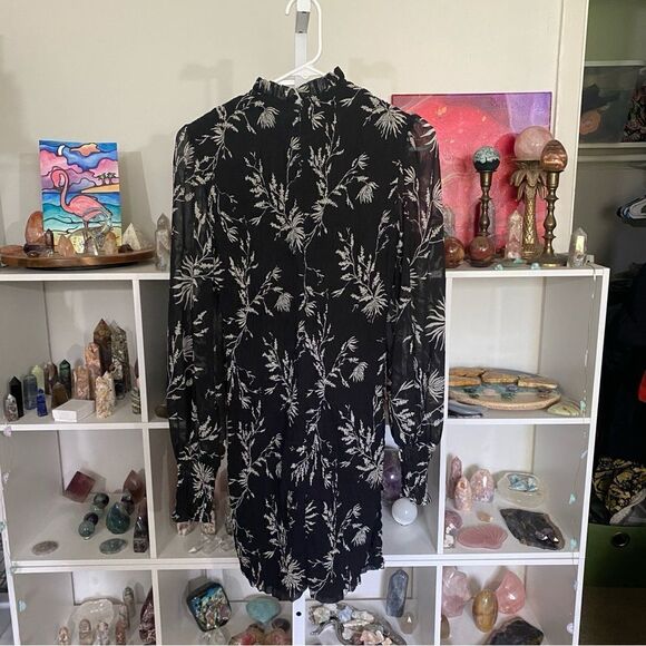 DYNAMITE Bodycon chiffon sleeve dress Ba&sh floral print above knee - Picture 3 of 4